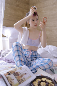 乳白色